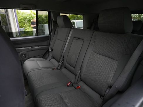 Used 2007 Jeep Commander Sport AWD/4WD image 21