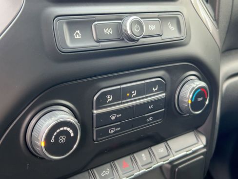 Certified 2021 Chevrolet Silverado 1500 Custom image 19