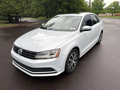 Used 2018 Volkswagen Jetta SE FWD image 3