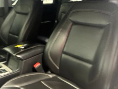 Used 2023 Ford Explorer XLT w/ Equipment Group 202A RWD image 14