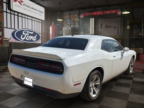 Used 2019 Dodge Challenger SXT RWD image 6