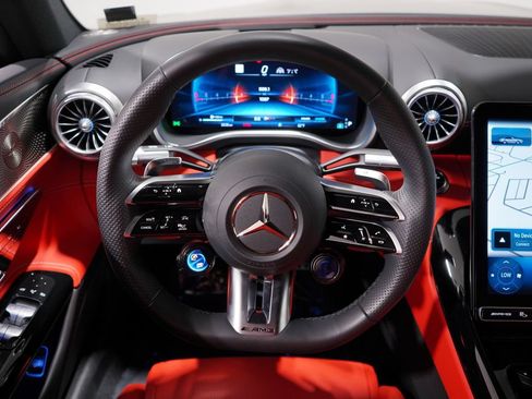 Used 2025 Mercedes-Benz SL 43 AMG image 10
