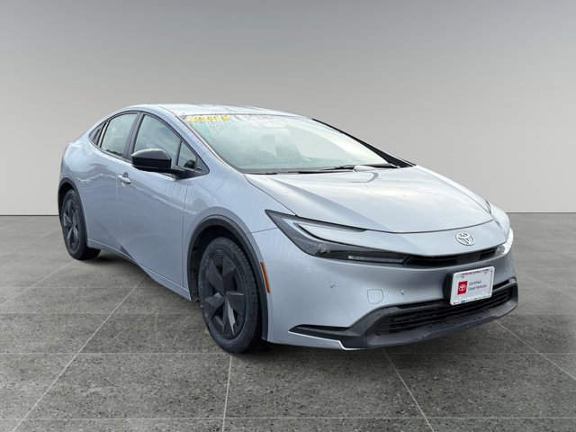 Used 2025 Toyota Prius LE FWD image 8