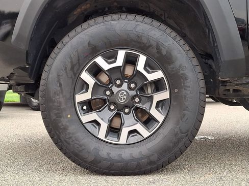 Certified 2023 Toyota Tacoma TRD Off-Road w/ TRD Premium Off Road Package AWD/4WD image 10