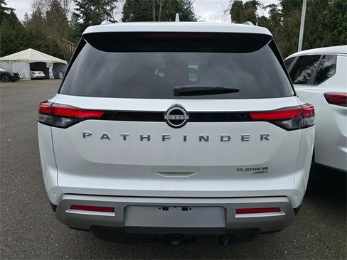 Used 2025 Nissan Pathfinder Platinum image 3