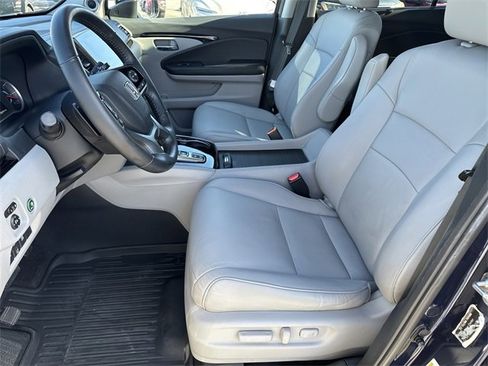 Used 2019 Honda Pilot Touring image 9