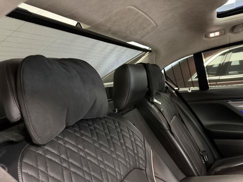 Used 2018 BMW 750i RWD image 39