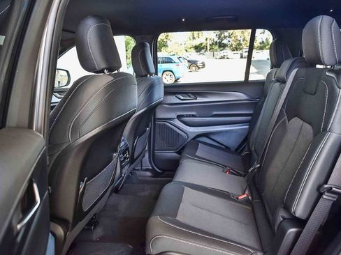 New 2026 Jeep Grand Cherokee L Laredo w/ MOPAR Finishing Package image 16