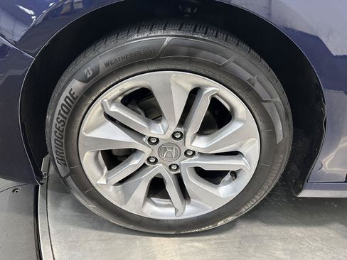 Used 2020 Honda Accord LX image 9