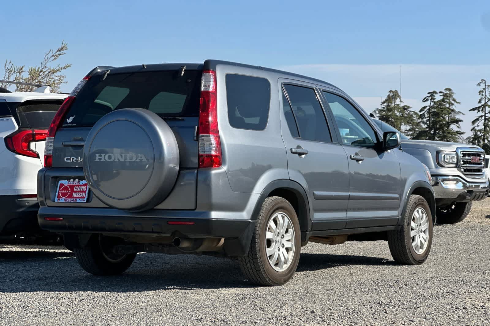 Used 2005 Honda CR-V EX image 2