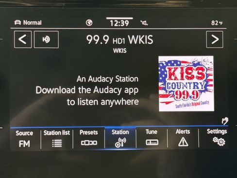 Used 2021 Volkswagen Atlas Cross Sport SEL R-Line image 18