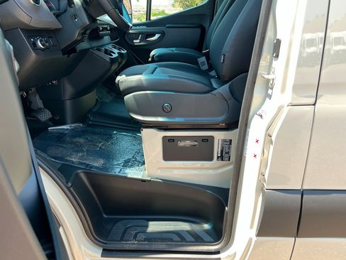 New 2026 Mercedes-Benz Sprinter 2500 image 17