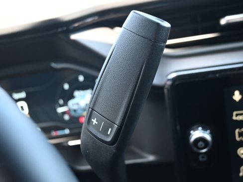 Used 2025 GMC Sierra 2500 AT4 w/ AT4 Premium Plus Package image 19