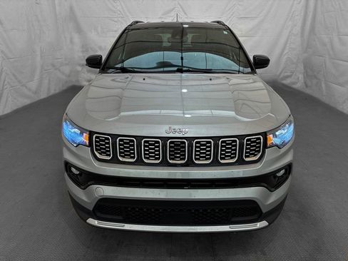 Used 2025 Jeep Compass Limited AWD/4WD image 2