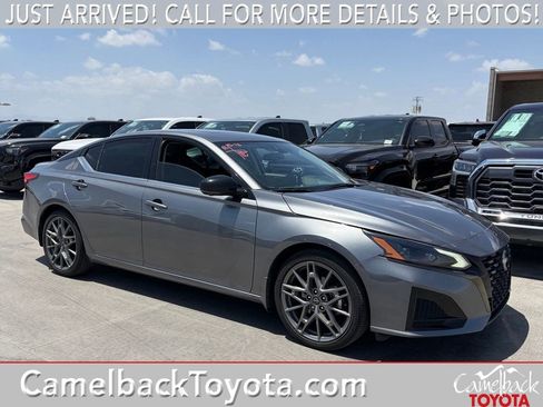 Used 2023 Nissan Altima 2.0 SR FWD image 1