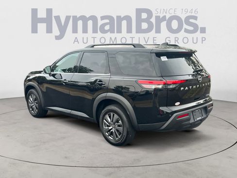 Certified 2022 Nissan Pathfinder SV w/ Cargo Package image 6