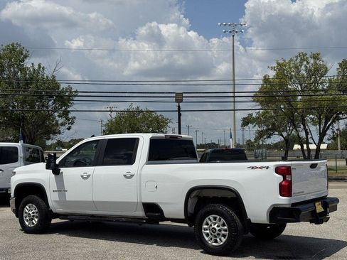 Used 2021 Chevrolet Silverado 2500 LT AWD/4WD image 19