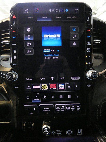 Used 2025 RAM 2500 Limited AWD/4WD image 13