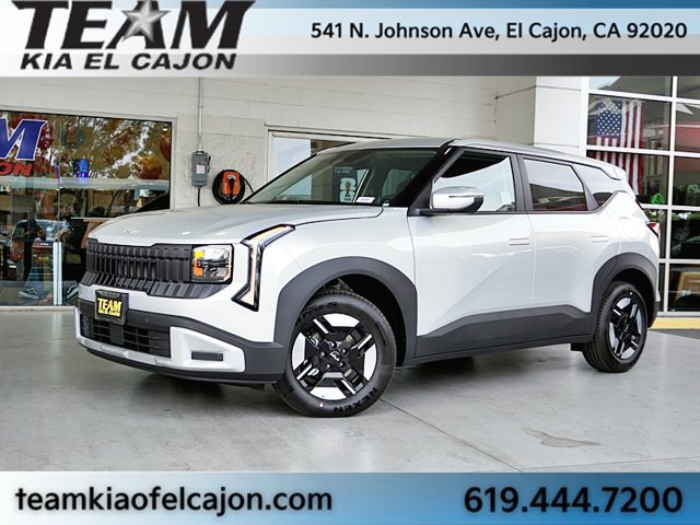 New 2027 Kia Seltos LX FWD image 2
