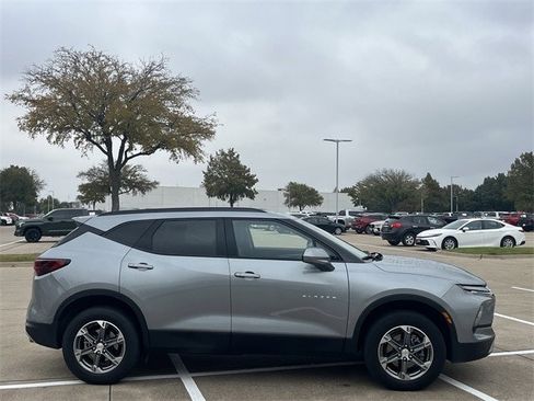 Used 2023 Chevrolet Blazer LT w/ Convenience Package image 3