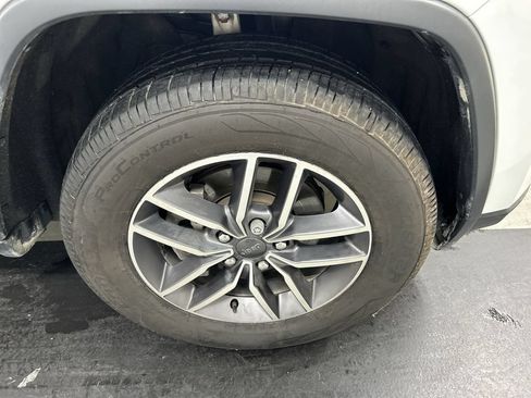 Used 2020 Jeep Grand Cherokee Limited AWD/4WD image 8