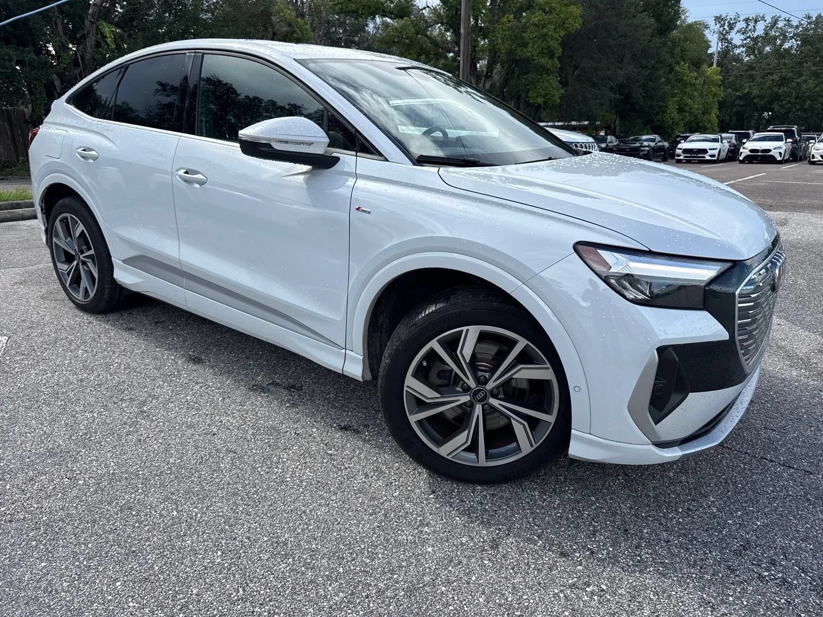 Used 2024 Audi Q4 e-tron Premium Plus AWD/4WD image 6