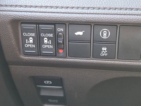 Used 2023 Honda Odyssey EX-L image 11