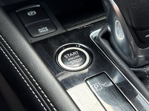 Used 2024 Nissan Kicks SR FWD image 20