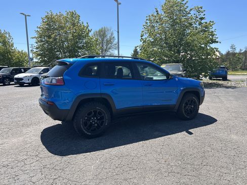 Used 2021 Jeep Cherokee Trailhawk w/ Sun, Sound & Nav Group AWD/4WD image 4