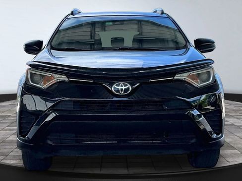 Used 2017 Toyota RAV4 LE image 2