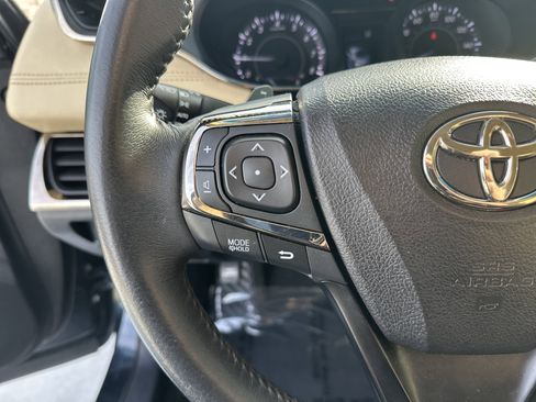 Used 2017 Toyota Avalon XLE image 19