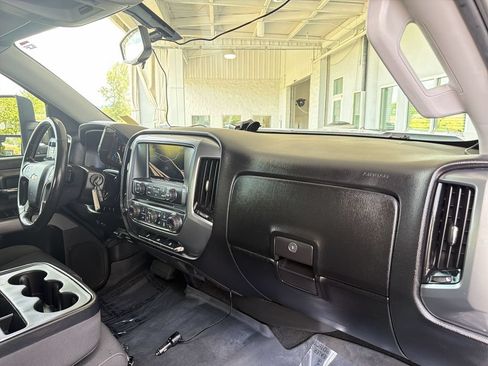 Used 2018 Chevrolet Silverado 1500 LT w/ All Star Edition AWD/4WD image 28