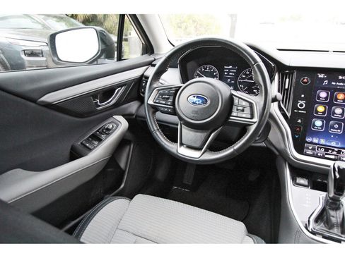 Used 2024 Subaru Outback Premium AWD/4WD image 8