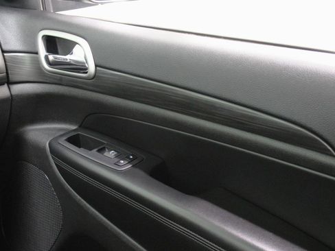 Used 2019 Jeep Grand Cherokee Altitude AWD/4WD image 55
