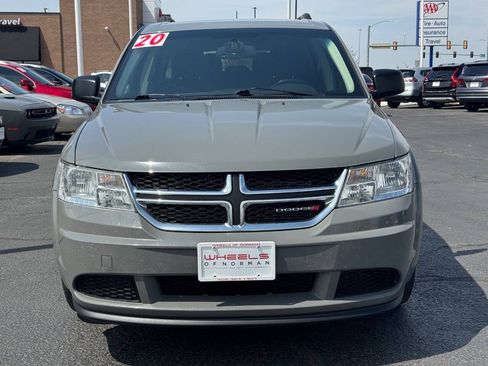 Used 2020 Dodge Journey SE w/ SE Popular Equipment Group FWD image 2