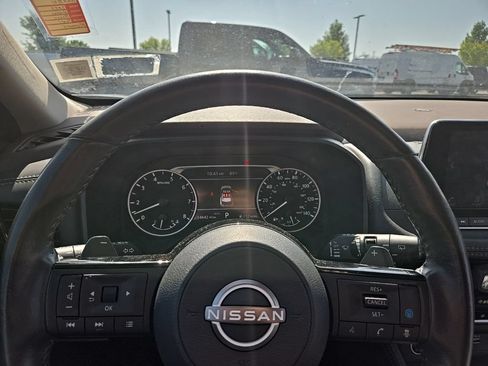 Used 2023 Nissan Rogue SL AWD/4WD image 17