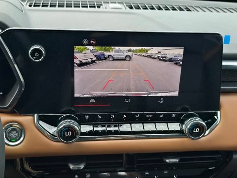 New 2026 GMC Canyon AT4 w/ AT4 Premium Package AWD/4WD image 16