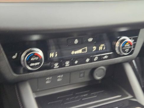 New 2026 Mitsubishi Outlander SE image 22