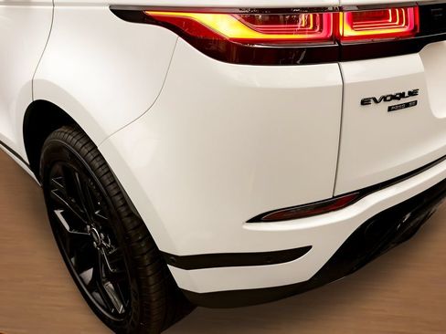 Used 2020 Land Rover Range Rover Evoque SE AWD/4WD image 9