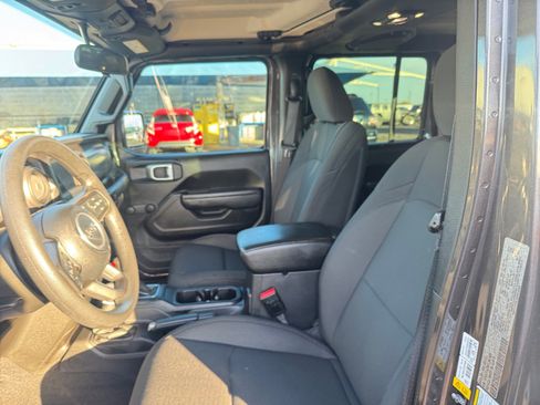 Used 2023 Jeep Gladiator Sport w/ Trailer Tow Package image 12