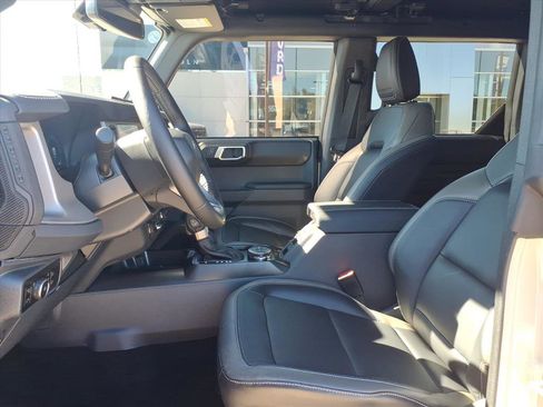 Used 2025 Ford Bronco Outer Banks w/ Sasquatch Package image 11