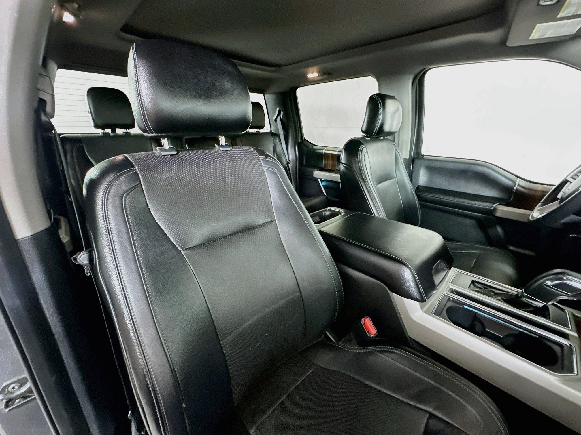 Used 2015 Ford F150 Lariat w/ Equipment Group 502A Luxury AWD/4WD image 26