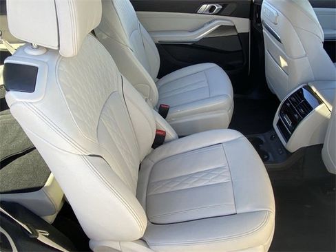 Certified 2025 BMW X7 M60i image 15