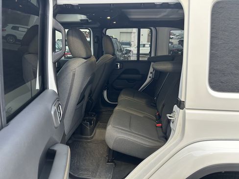 Used 2025 Jeep Wrangler Sahara w/ Safety Group image 16