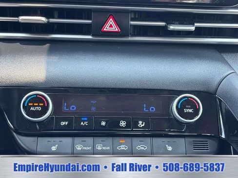 Used 2022 Hyundai Elantra SEL w/ Convenience + Premium Package FWD image 22
