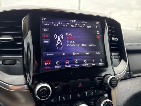 Used 2019 RAM 1500 Laramie image 19