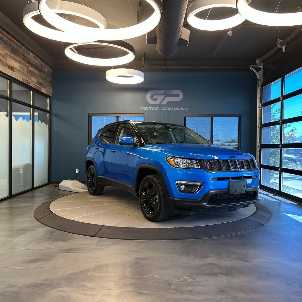 Used 2021 Jeep Compass Latitude AWD/4WD image 1