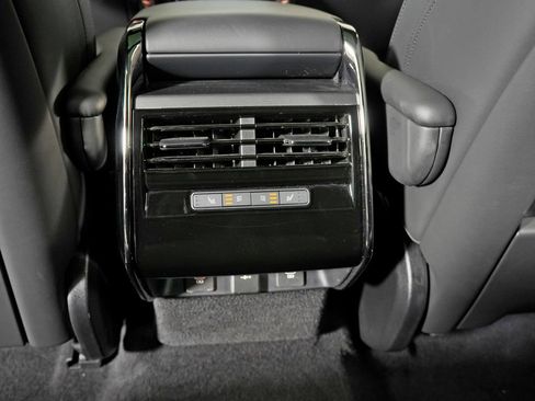 Used 2024 Land Rover Range Rover Sport SE AWD/4WD image 34