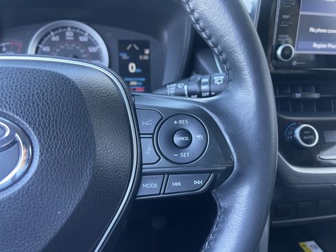 Used 2022 Toyota Corolla Cross LE image 34