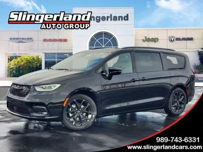 New 2026 Chrysler Pacifica Limited w/ S Appearance Package